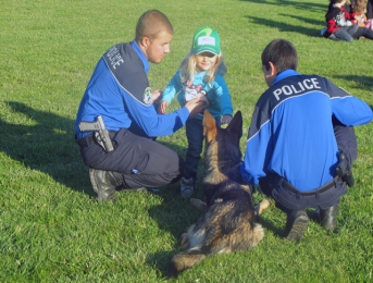 Les enfants du Nord vaudois apprivoisent le chien avec la police